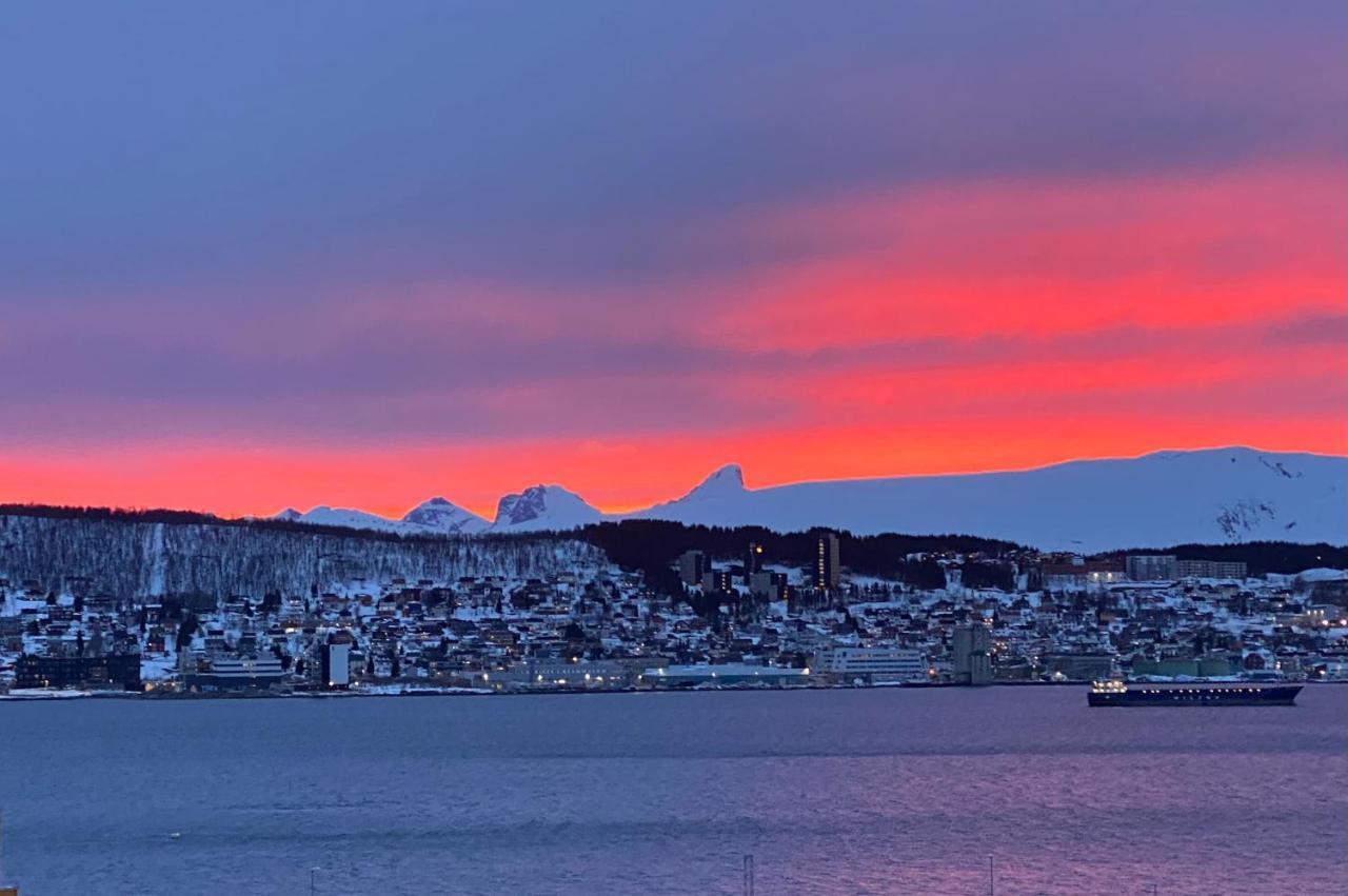 Polar Arctic View - Free Parking! Appartement Tromsø Buitenkant foto